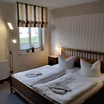 Am Weinbergschloss 3*